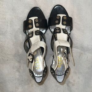 BCBG PARIS HEELS SIZE 8.5 WOMENS